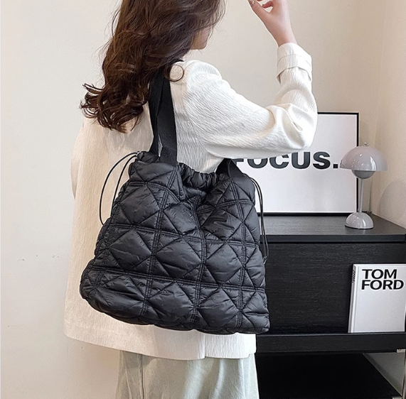 City Black Breeze Tote